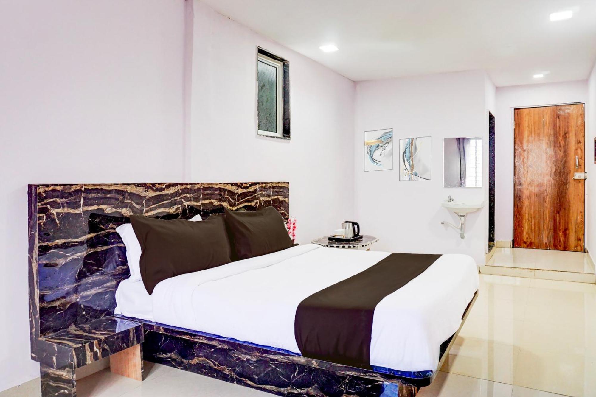 Hotel O Silver Inn Hinjawadi Bagian luar foto