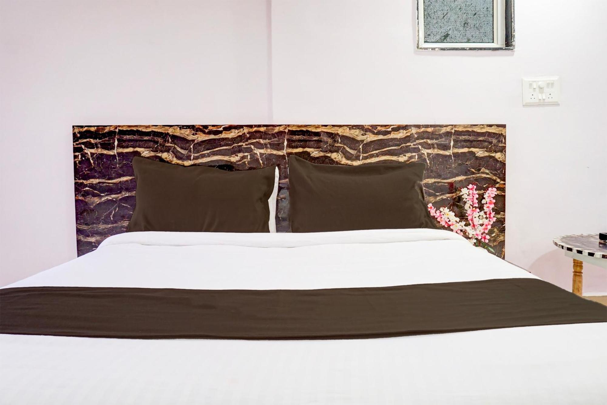 Hotel O Silver Inn Hinjawadi Bagian luar foto