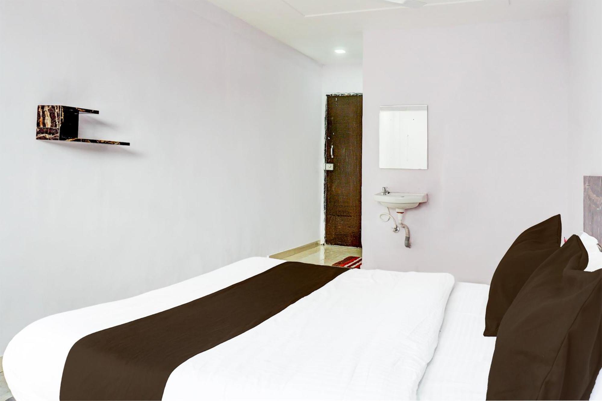 Hotel O Silver Inn Hinjawadi Bagian luar foto